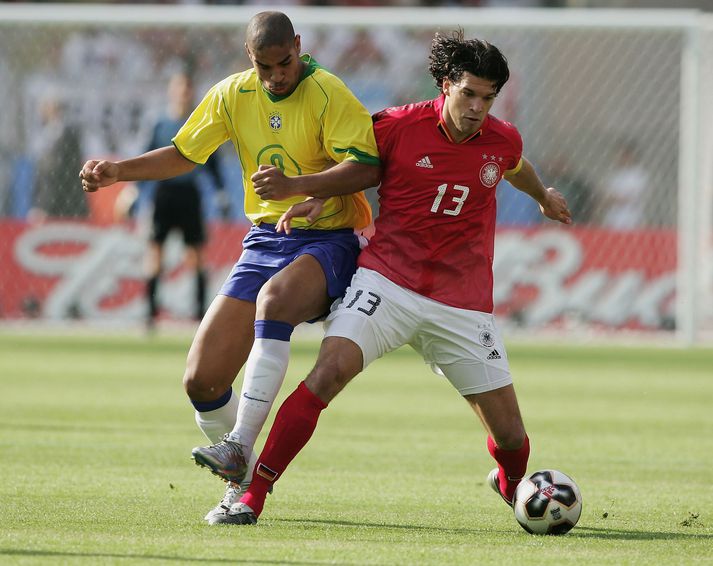 Adriano og Ballack kljást í Álfukeppninni 2005.