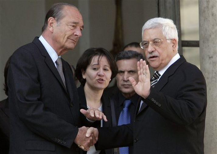 Jacques Chirac, Frakklandsforseti (t.v.), og Mahmoud Abbas, forseti Palestínumanna, funduðu í París í dag.