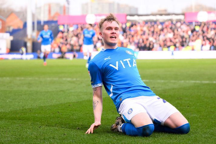 Benoný Breki Andrésson fagnar öðru tveggja marka sinna gegn Blackpool um helgina.