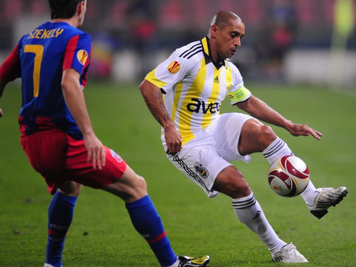 Roberto Carlos í leik með Fenerbahçe.