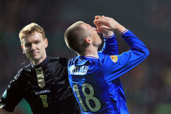 Leikmenn eru ekki alltaf sáttir við dómarann, eins og Kenny Miller, leikmaður Rangers, sýnir dómaranum Callum Murray hér.
