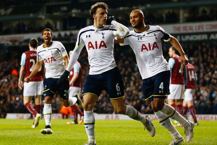 Vlad Chiriches og Younes Kaboul fagnar marki í kvöld.