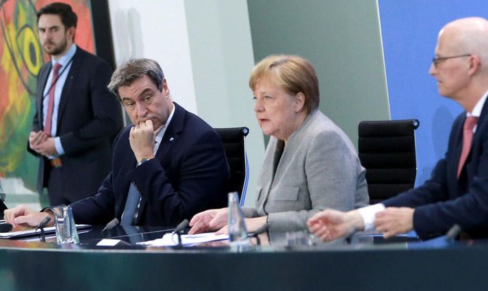 Merkel kynnti áform um afléttingu aðgerða gegn faraldrinum á blaðamannafundi í dag.
