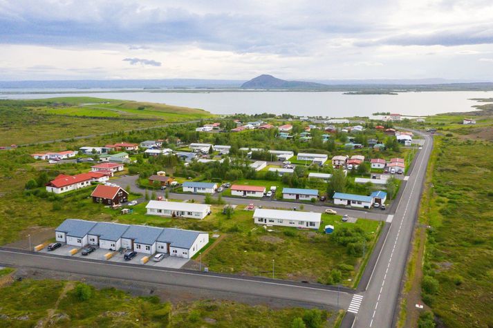 Reykjahlíð að sumri. Reykjahlið er að finna í Skútustaðahreppi.