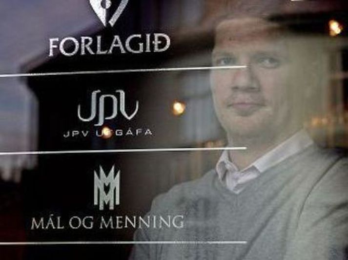 egill örn Eftir sumarfögnuð í húsakynnum Forlagsins mætti menningarsinnaður innbrotsþjófur í svo annarlegu ástandi að lögreglan hélt að hann væri finnskur.fréttablaðið/arnþór