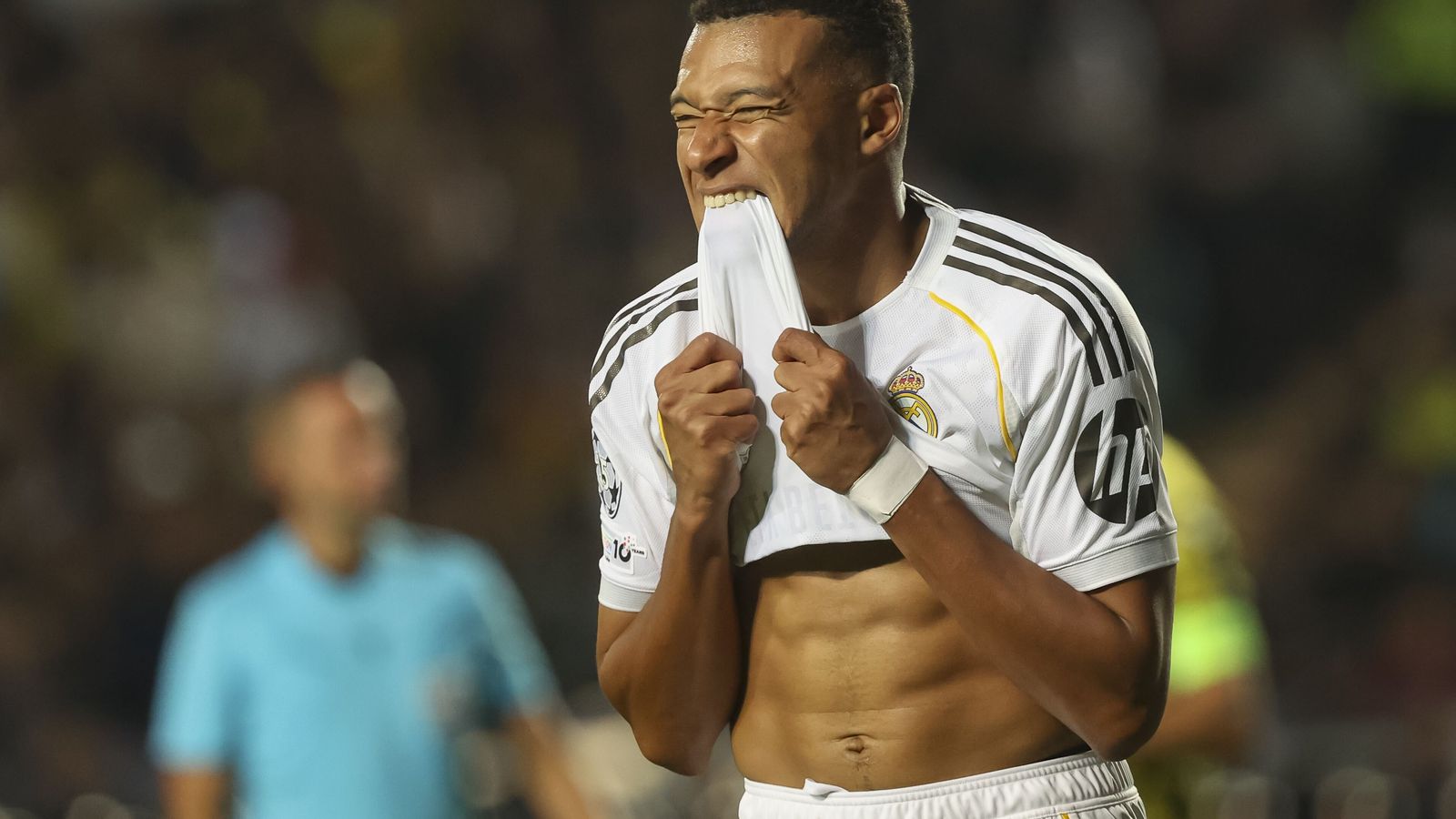Mbappé getur ekki keyrt nýja bílinn sinn