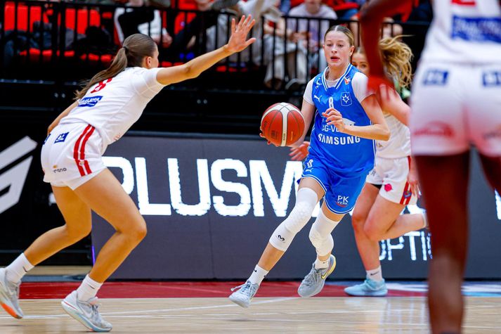 Berglind Katla Hlynsdóttir varð fyrsta fimmtán ára stelpan til að skora tuttugu stig í einum leik í úrslitakeppni.