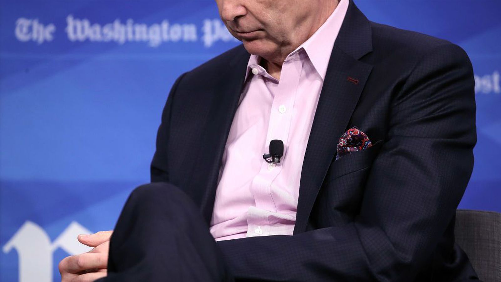 Fyrr­verandi for­stjóri FBI á­kærður fyrir líflátshótun í garð Trump