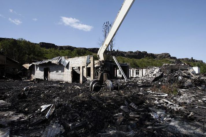 hótel valhöll Þrjátíu viðskiptavinir Símans á svæðinu misstu talsamband þegar símstöð, sem var í Hótel Valhöll, eyðilagðist við brunann.fréttablaðið/stefán