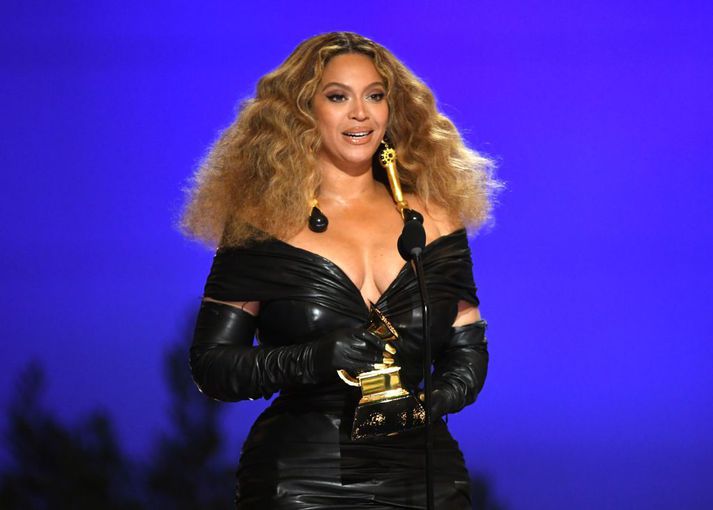 Beyoncé á Grammy-verðlaunahátíðinni í gær.