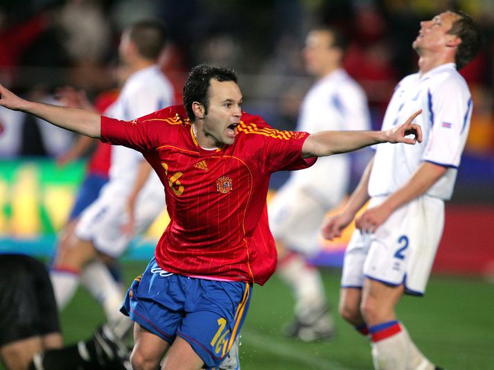 Andres Iniesta jafnaði í lokin.