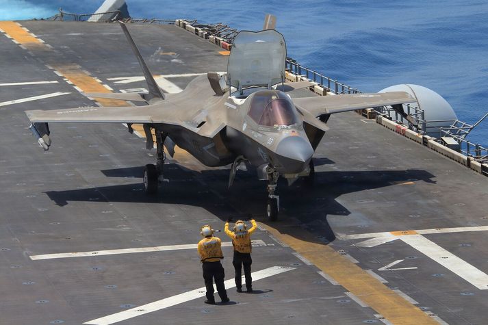 F-35B herþota á þilfari flugmóðurskipsins USS Tripoli sem er í Mið-Austurlöndum og tekur þátt í hernaði gegn Íran.