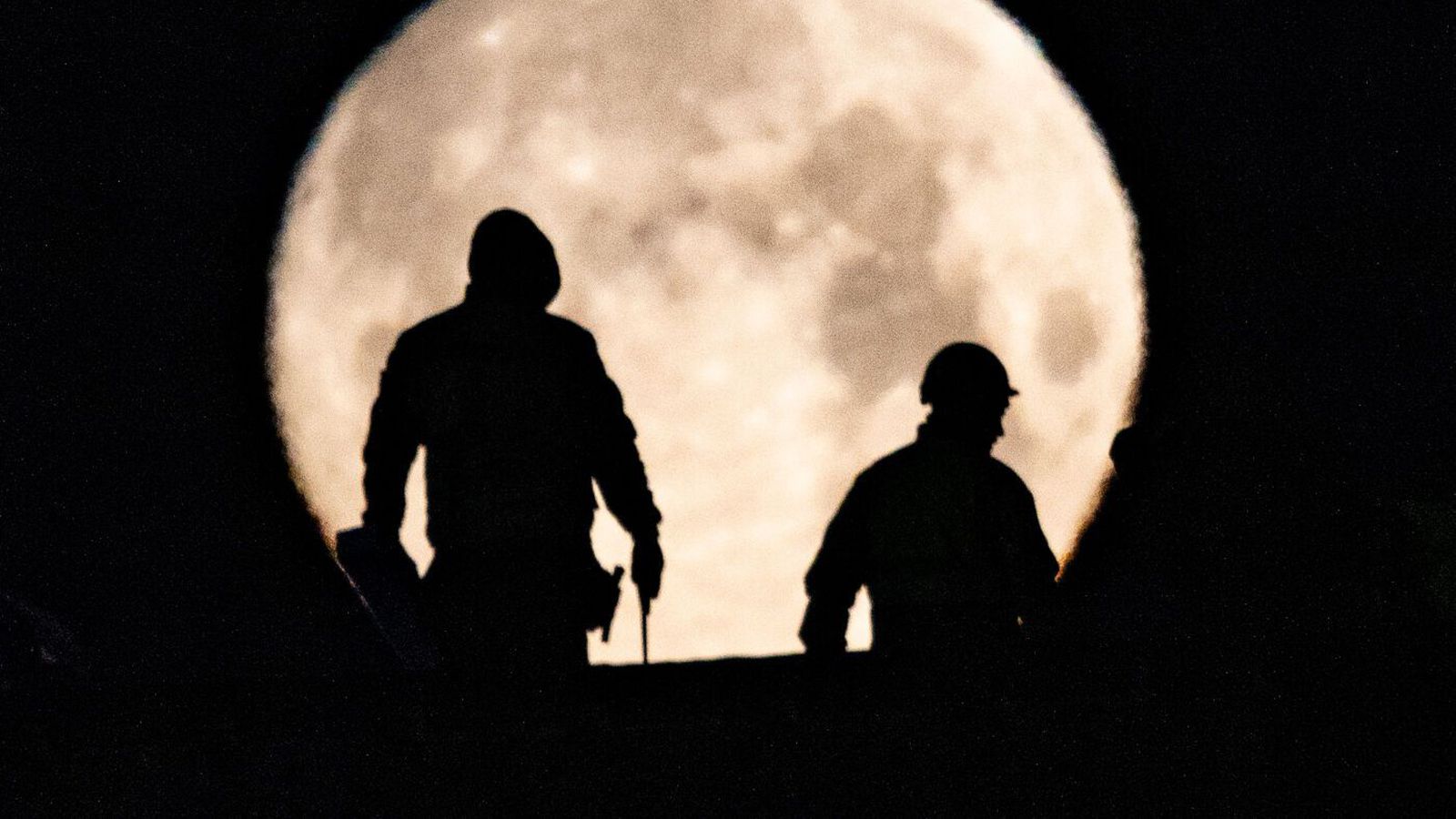 Ís­lenskum ríkis­borgurum fjölgaði fimm­tán sinnum meira en er­lendum