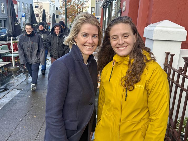 Guðný María Jóhannsdóttir formaður umhverfis- og skipulagsráðs og Brynhildur Bolladóttir formaður Samtaka um bíllausan lífsstíl. 