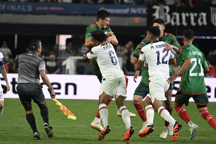 Weston McKennie lætur finna fyrir sér.