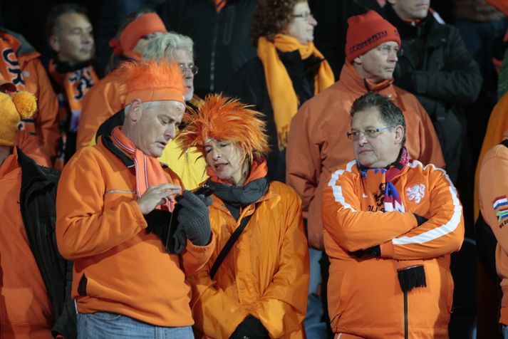 Stuðningsmenn Hollands á leiknum í gær.