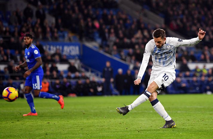Gylfi við það að skora annað af mörkum Everton.