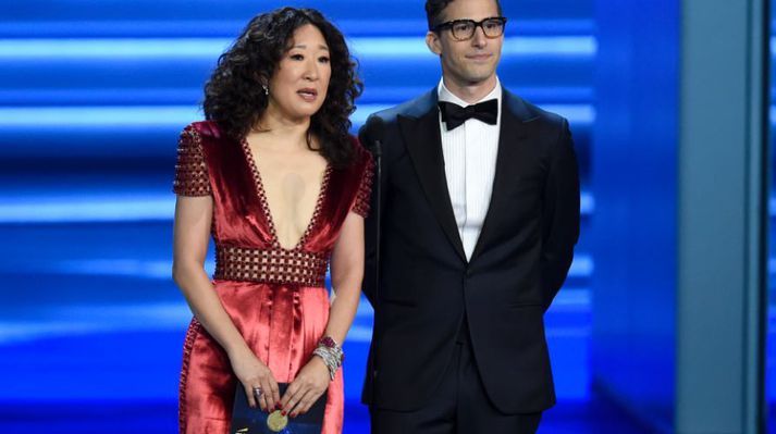 Sandra Oh og Andy Samberg verða saman á sviðinu í janúar.