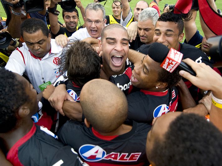 Það er oft mikið fjör í kringum Adriano.