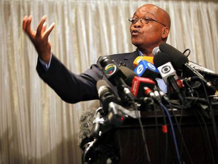 Jacob Zuma, forseti Suður-Afríku. Talsmaður stjórnvalda vísar ásökunum á bug og segir þær fáránlegar.