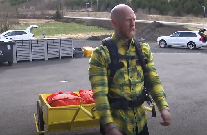 Bergur Vilhjálmsson er slökkviliðs- og sjúkraflutningamaður. Þessa kerru ætlar hann að draga frá Goðafossi út að Gróttuvita.
