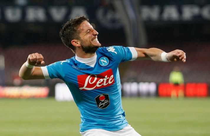Dries Mertens var svakalegur í leik kvöldsins. Hér fagnar hann einu marka sinna.