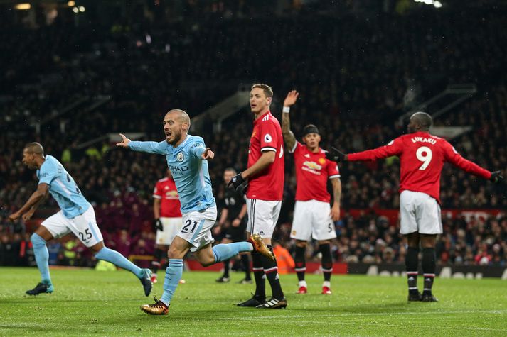 David Silva fagnar marki á móti Manchester United á síðustu leiktíð.