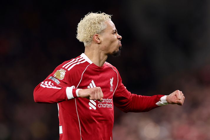 Hugo Ekitike skoraði tvö mörk á tveimur mínútum undir lok fyrri hálfleiks.