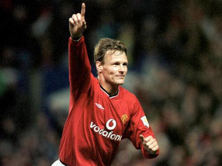 Teddy Sheringham sést hér fagna einu marka sinna með Manchester United.