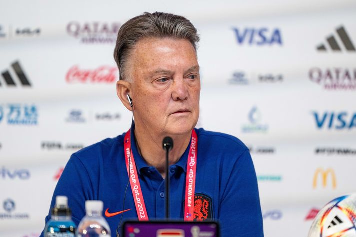 Louis van Gaal hefur farið á kostum á blaðamannafundum á HM í Katar.