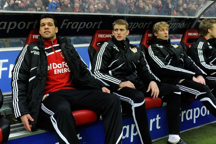 Ballack óánægður á bekknum.