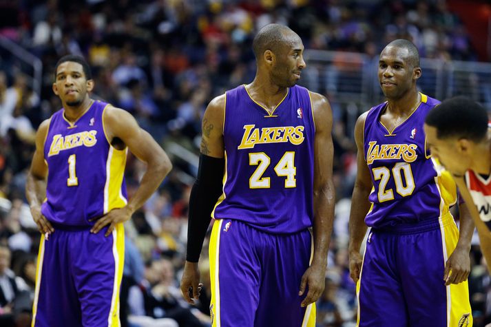 Darius Morris, Kobe Bryant heitinn og Jodie Meeks í leik með Lakers á sínum tíma.