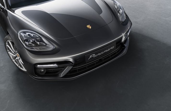 Panamera Turbo S E-Hybrid er kraftaköggull hlaðinn fáguðum lúxus.