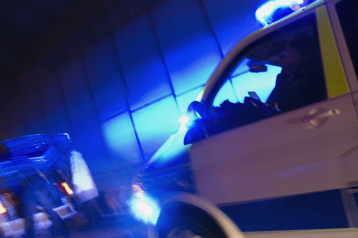 Maðurinn sem lést var ekki einn í bílnum þegar skotið var á hann. Myndin er úr safni. 