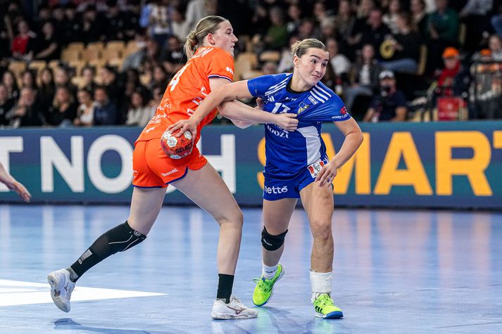 Elín Klara Þorkelsdóttir var markahæst í liði Íslands í dag. Myndin er úr leik Íslands og Hollands á Evrópumótinu í fyrra.