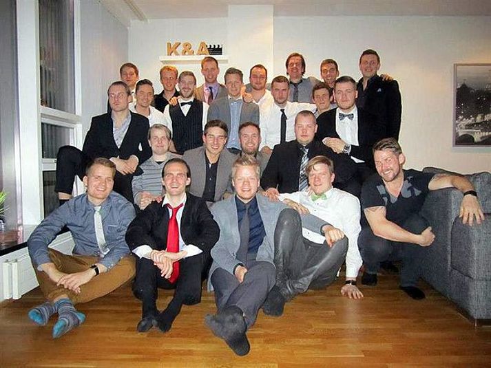 Um helmingur vinahópsins kemur til með að hlaupa í Reykjavíkurmaraþoninu til styrktar barnaspítala Hringsins.