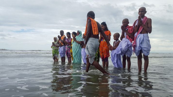 Mikill fólksflótti Rohingja hefur verið frá Rakhine-héraði í Mjanmar og yfir til Bangladess.