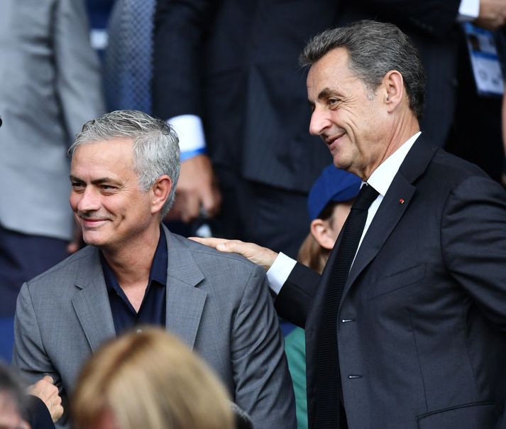 Mourinho ásamt Nicolas Sarkozy, fyrrverandi Frakklandsforseta á leik Englands og Frakklands á HM kvenna á dögunum