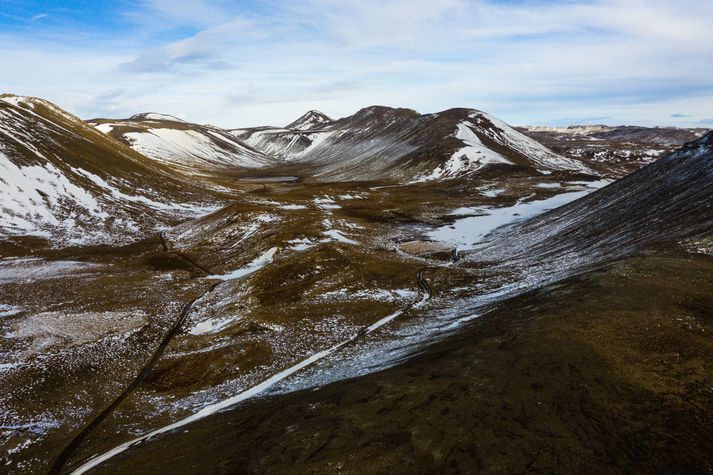 Virknin er enn við Fagradalsfjall og á svipuðu dýpi og í gær.