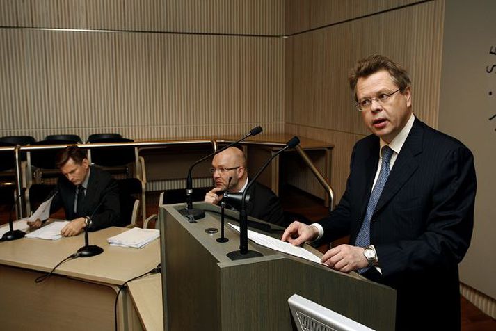 Seðlabankinn er sterkari en markaðurinn telur hann vera, að sögn Más Guðmundssonar. Stefnt er að afnámi gjaldeyrishafta á seinni hluta árs. Fréttablaðið/Anton