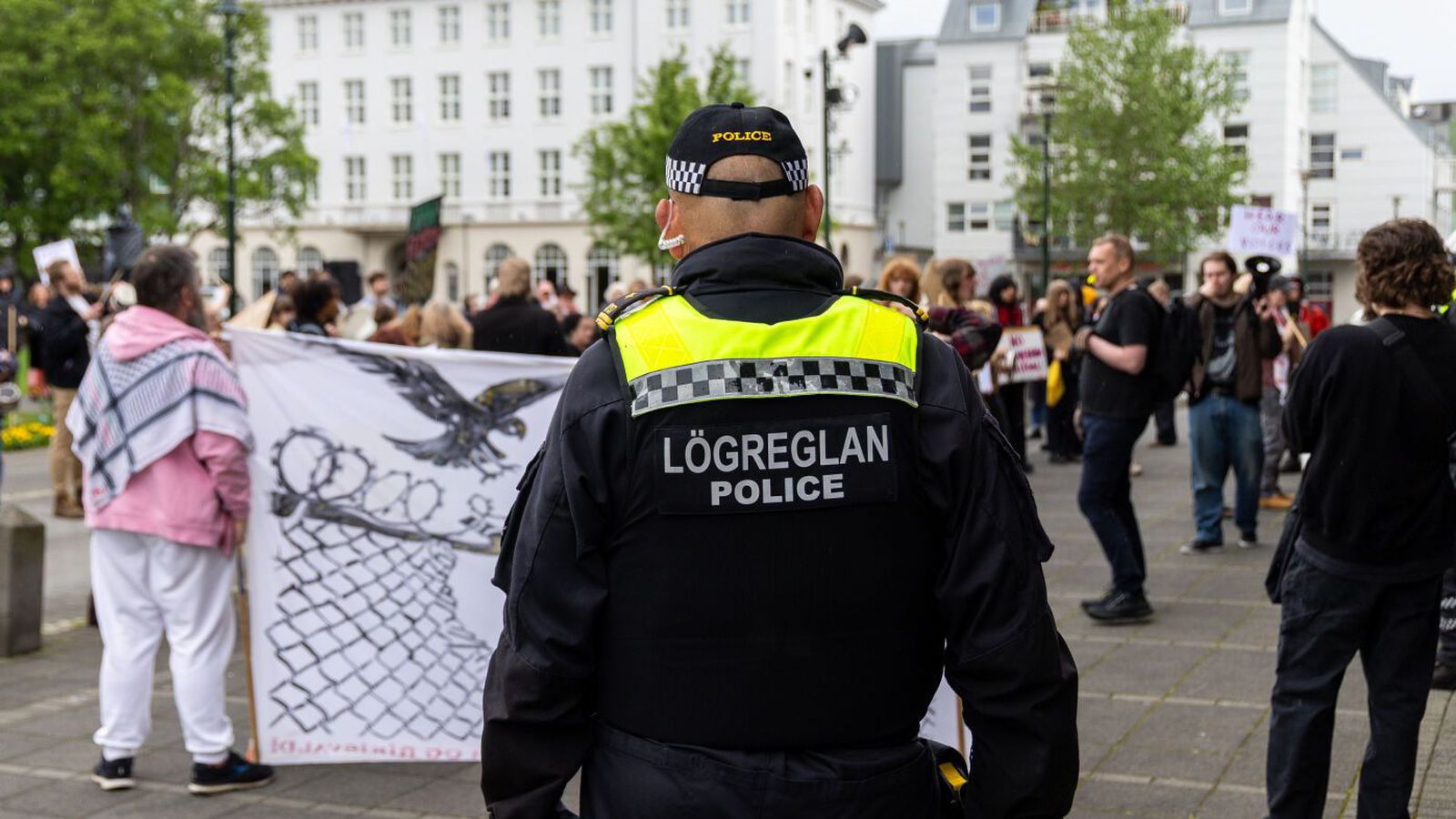 No Borders hvetja til and­spyrnu gegn brottfararst