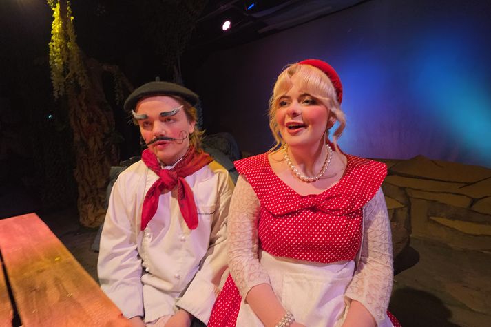 Ronja Lena Hafsteinsdóttir, sem leikur Möddu mömmu og Viktor Logi Sigurðsson, sem leikur litla dverg.