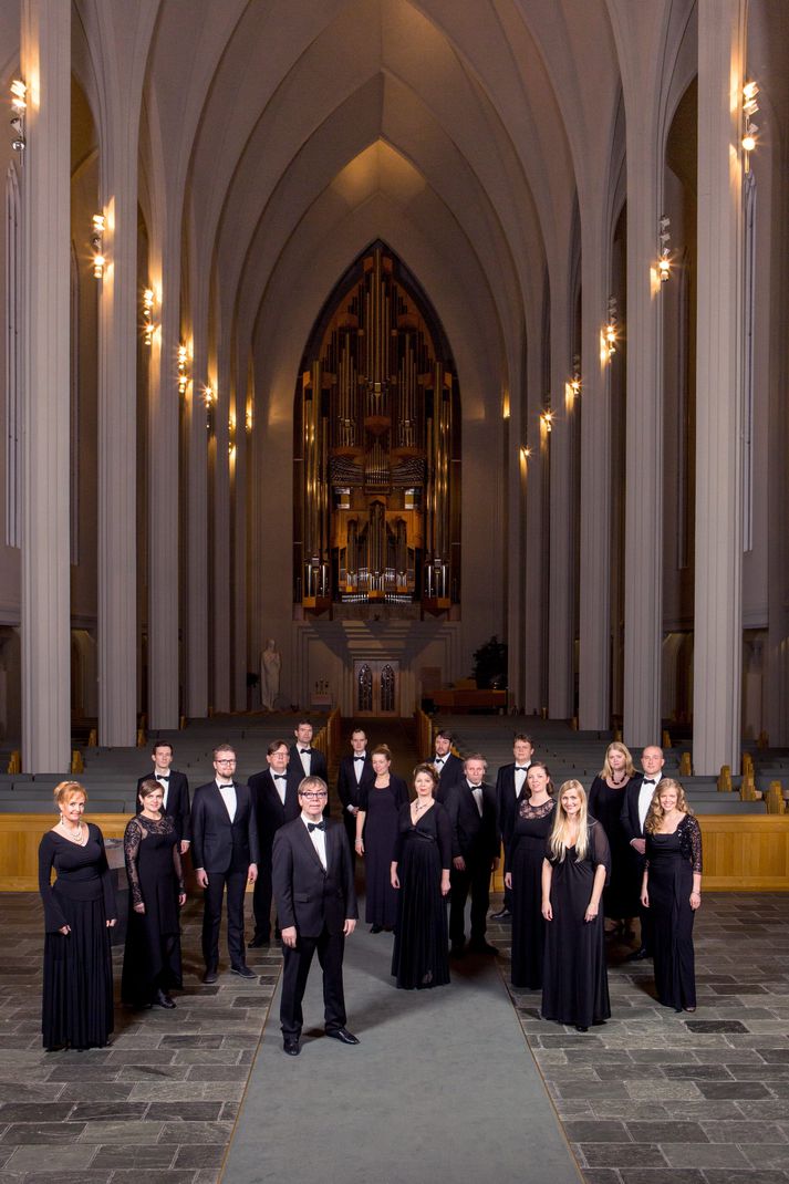 Kórinn söng prýðilega, segir í dómnum um flutning Schola Cantorum.