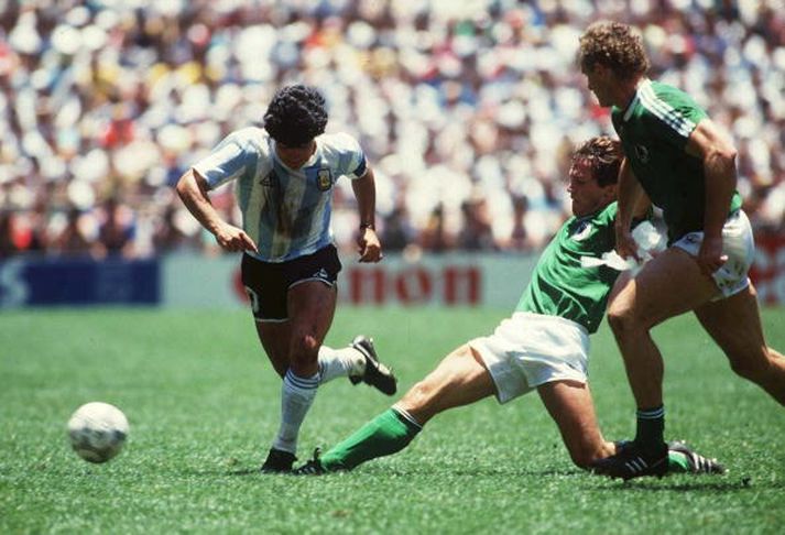 Eftirminnilegasta mark HM frá upphafi er líklega mark Maradona frá 1986 þegar hann sólaði upp allann völlinn. 