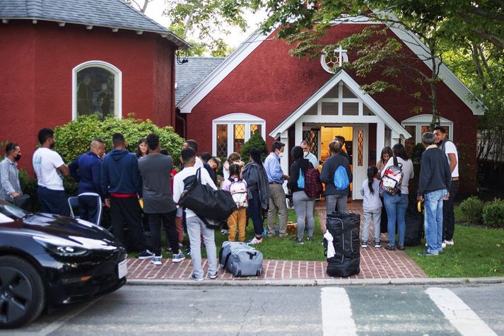 Hópur farandfólks og innflytjenda frá Venesúela í Martha's Vineyard.