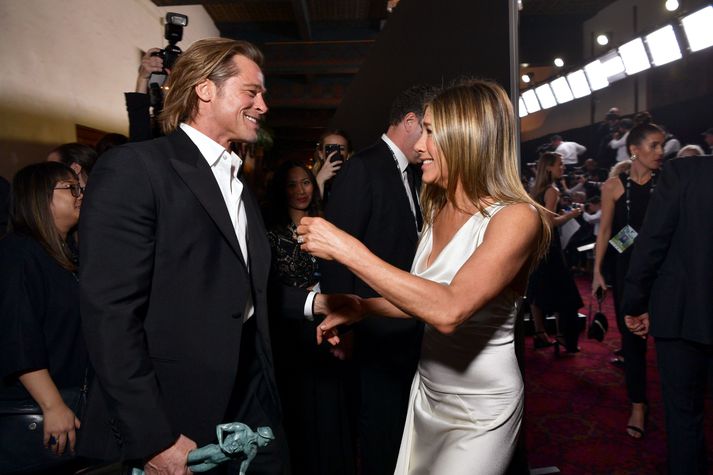Brad Pitt og Jennifer Aniston virtust glöð að sjá hvort annað á SAG verðlaununum í janúar á þessu ári.