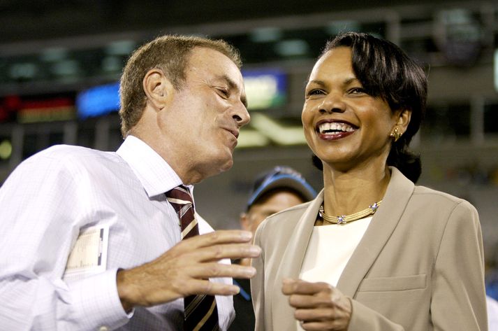 Rice er hér með Al Michaels, NFL-lýsara hjá NBC.