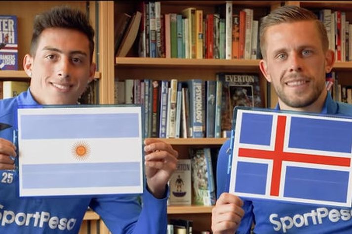 Ramiro Funes Mori og Gylfi Þór Sigurðsson.