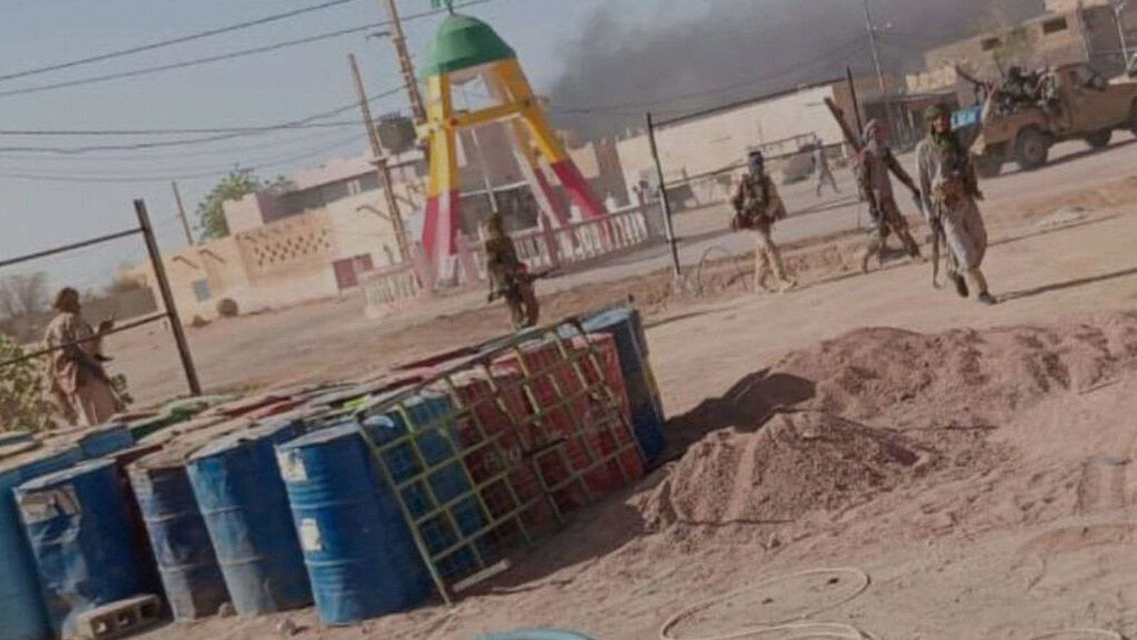 Vinasamtök al-Qaeda sögð reyna að steypa ríkis­stjórninni af stóli