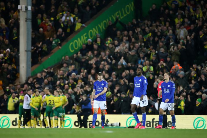 Leikmenn Leicestar niðurlútir eftir að Norwich skoraði.